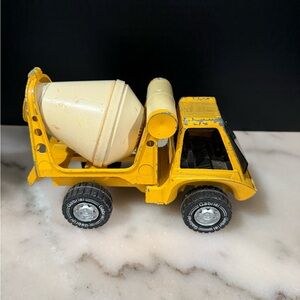 Vintage 1975 Gabriel Ind INC Yellow Cement Truck Cast Metal Toy Nostalgia